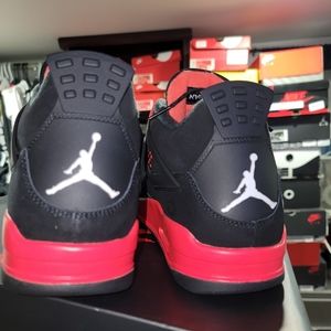 Jordan 4 red thunder